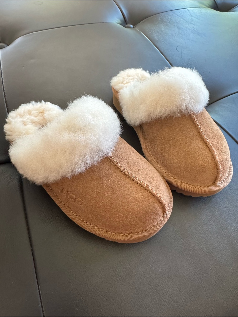 UGG Little Kids K Cozy II Chestnut Suede Shearling Slip-On Slippers